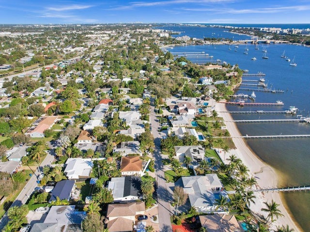 3 of 104 - 913 S Lakeside Place, Lantana, FL