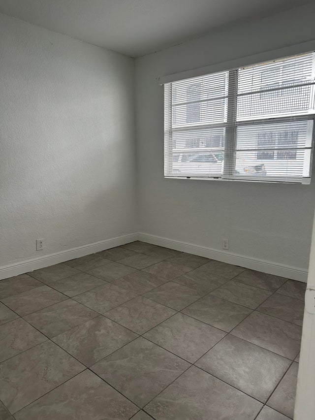 1 of 6 - 608 5th Street #2, West Palm Beach, FL