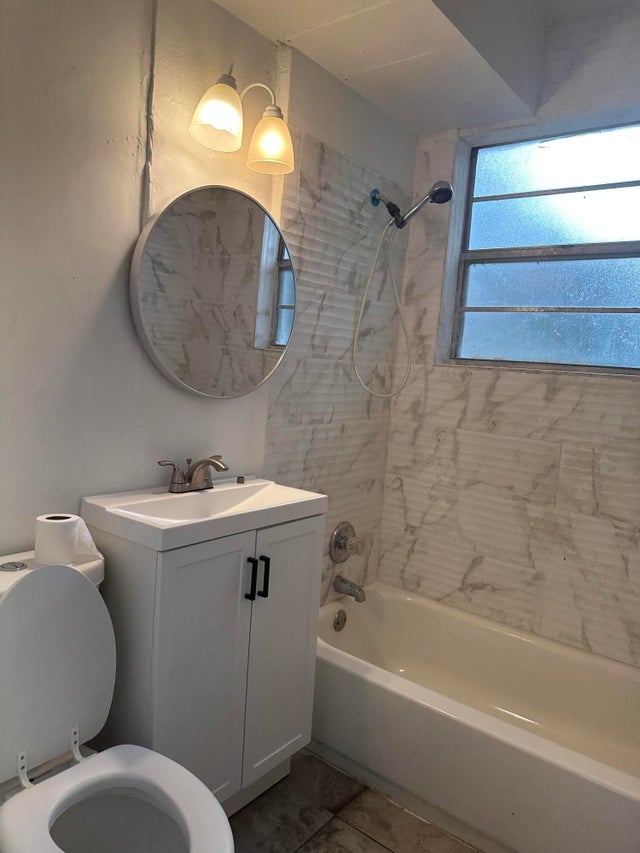 3 of 6 - 608 5th Street #2, West Palm Beach, FL