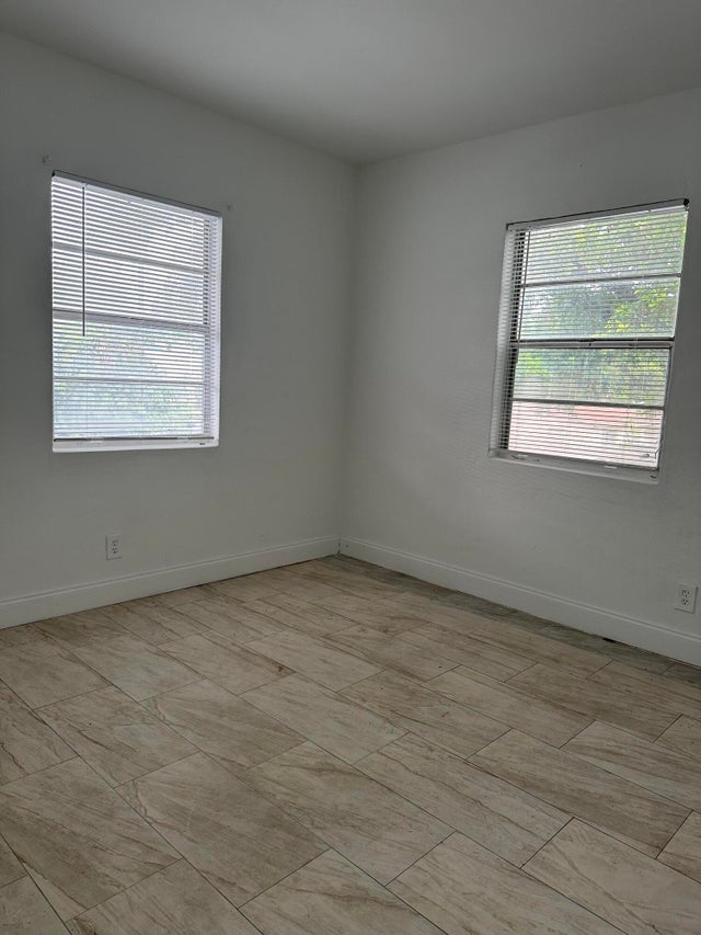 3 of 5 - 608 5th Street #8, West Palm Beach, FL