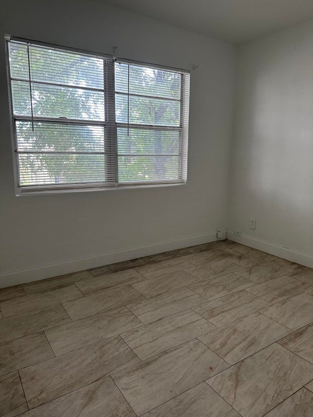 5 of 5 - 608 5th Street #8, West Palm Beach, FL