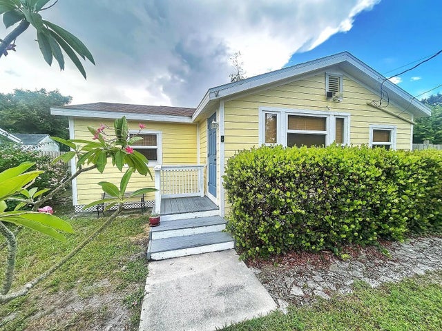 5 of 33 - 3268 Se Golden Gate Avenue, Stuart, FL