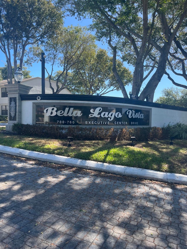 718 Executive Center Dr #19, West Palm Beach