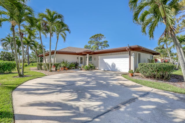 Photo of 6598 Eastpointe Pines St, Palm Beach Gardens FL
