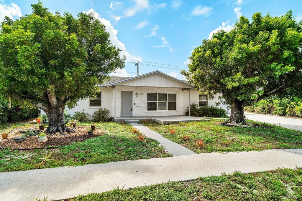 403 S 13th Ct, Lantana