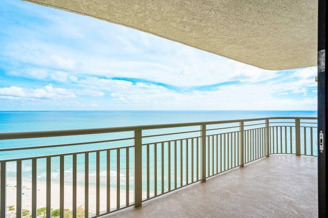 3000 N Ocean Dr #33e, Singer Island