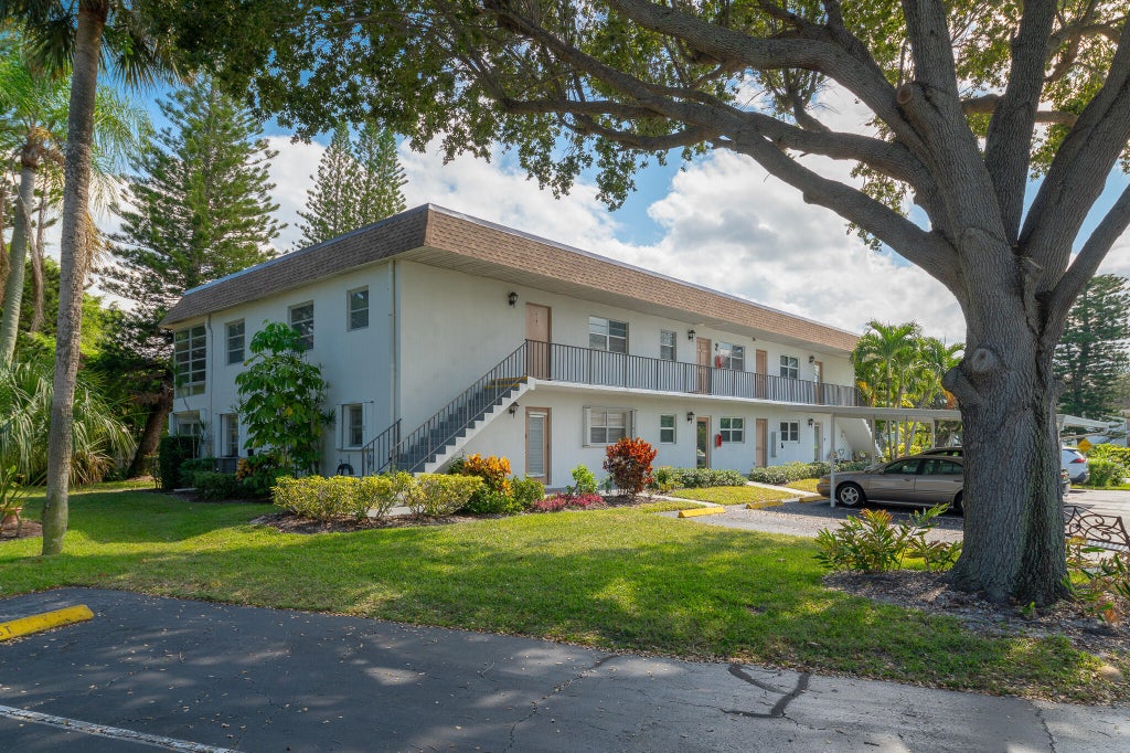 2950 Se Ocean Boulevard Se #2-4, Stuart