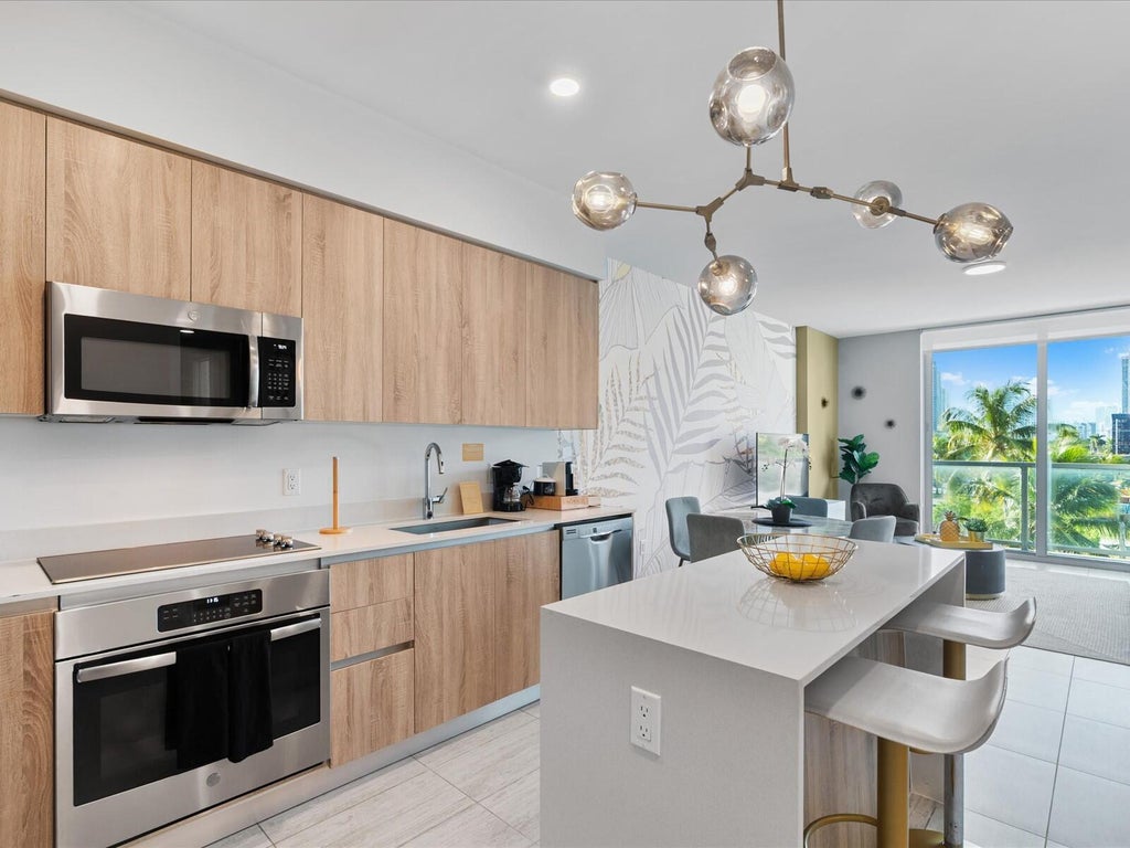 3900 Biscayne Boulevard #s-304, Miami