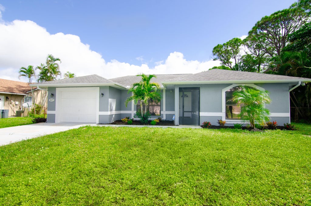 1677 Se Trumpet Lane, Port Saint Lucie