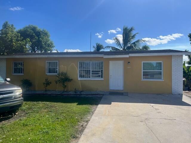 1504 Boone Avenue, Pahokee
