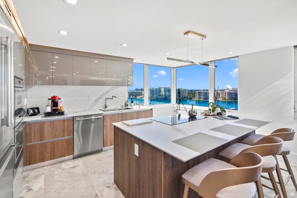 550 S Ocean Blvd #1407, Boca Raton