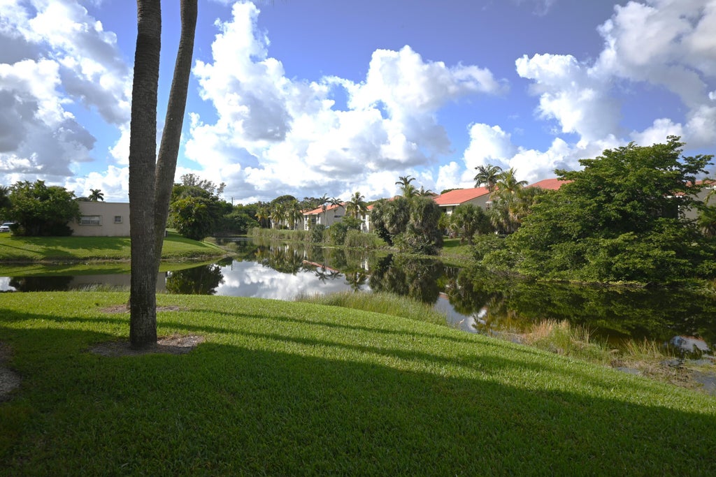198 Lake Evelyn Drive, West Palm Beach