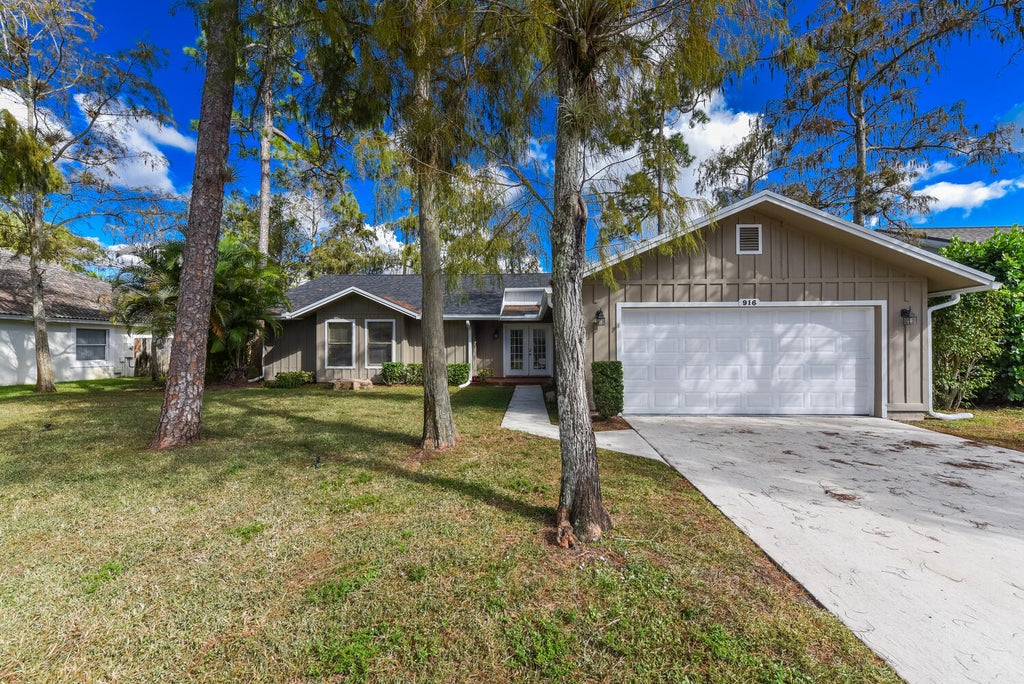 916 Daffodil Dr, Wellington