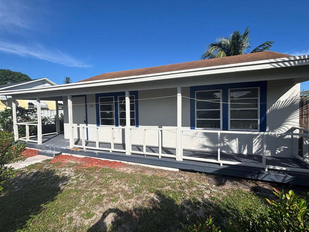 706 N E St, Lake Worth Beach