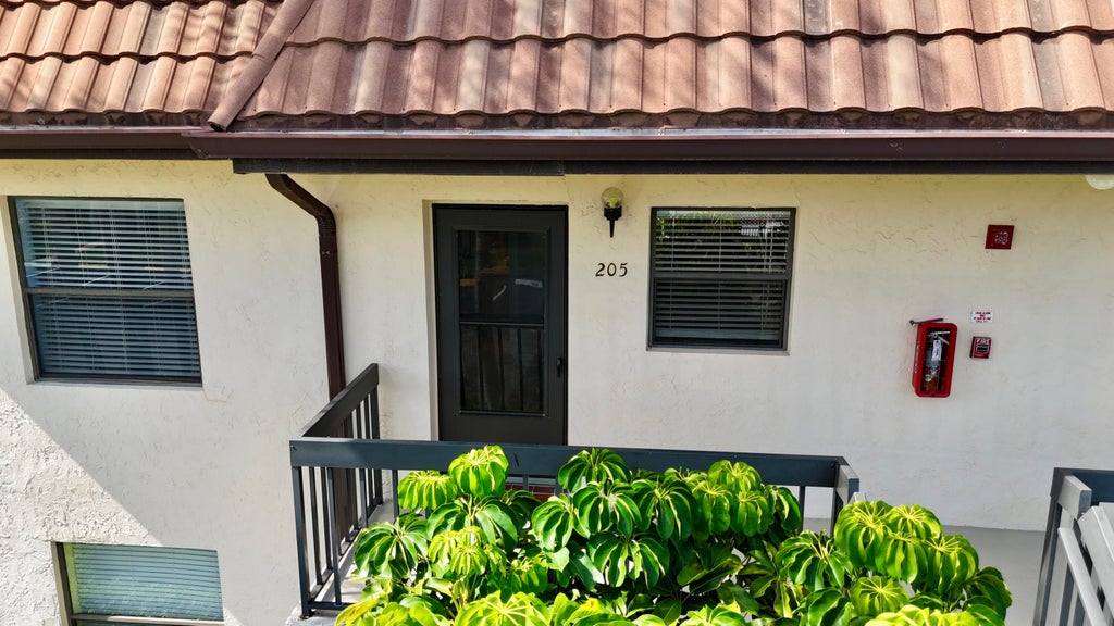 7214 Golf Colony Ct #205, Lake Worth