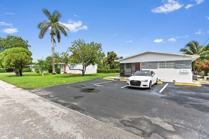 512 Sw 2nd St #a, Hallandale Beach