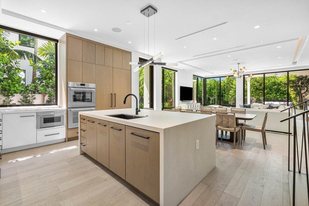 512 Ne 7th Avenue, Delray Beach