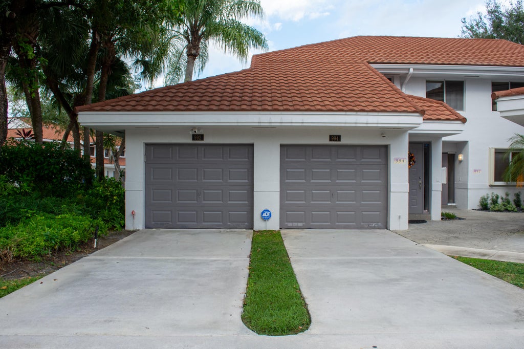 992 Nw 93rd Avenue #18, Plantation