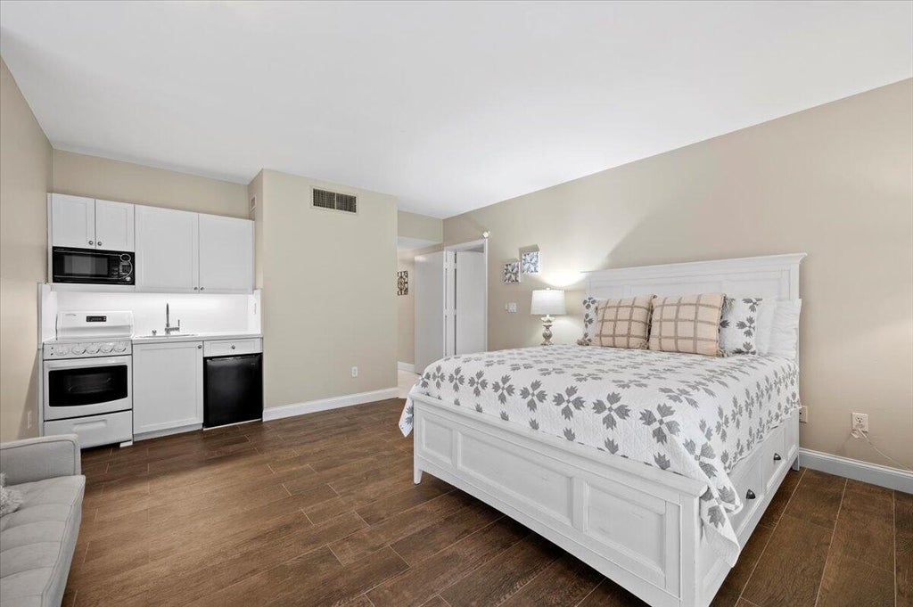 13334 Polo Club Road #227, Wellington