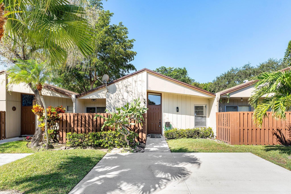 22289 Timberly Dr, Boca Raton
