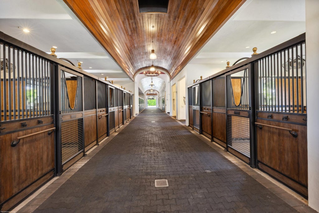 14775 Equestrian Way #stalls, Wellington