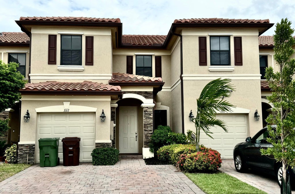 3317 W 90th Street, Hialeah