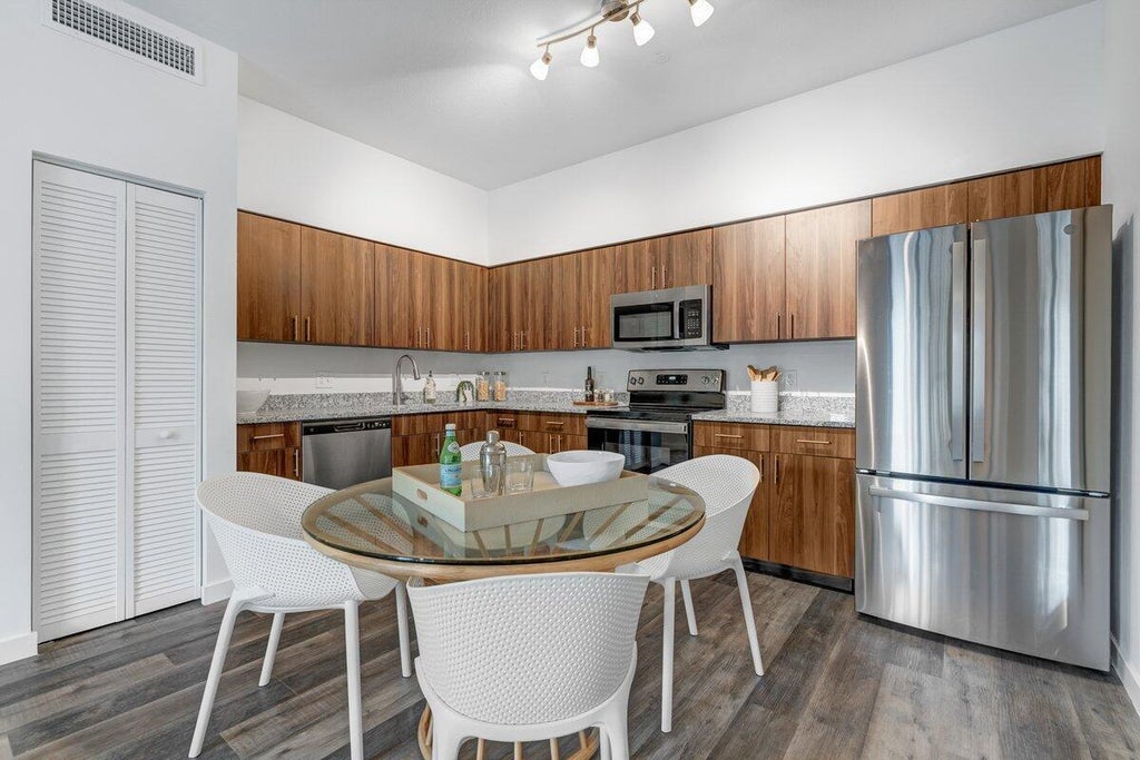 4250 Lakewood Road #101, Palm Springs