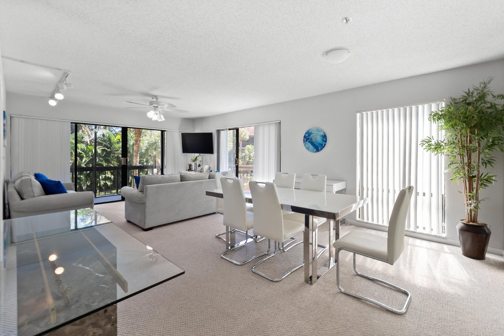 3000 Presidential Way #207, West Palm Beach