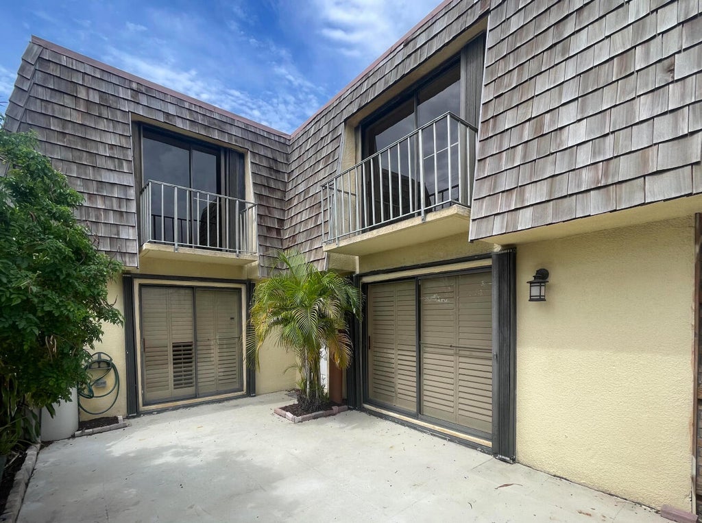 65 Lake Arbor Drive, Palm Springs