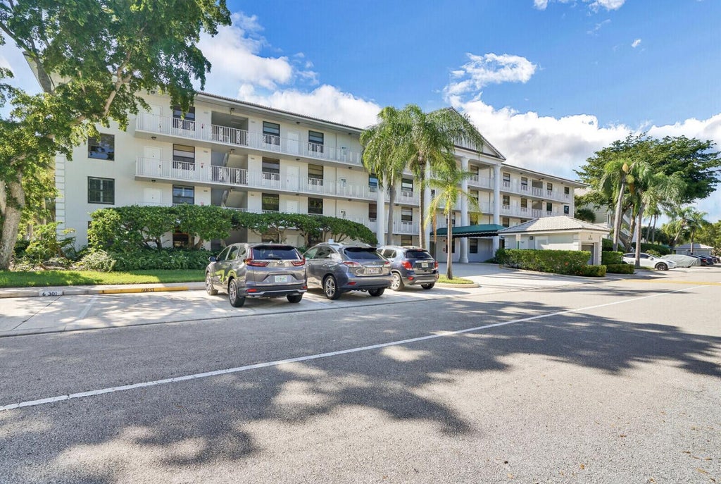 3636 Whitehall Drive #401, West Palm Beach