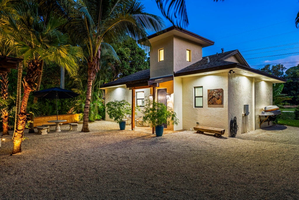 12466 Quercus Lane #guest House, Wellington