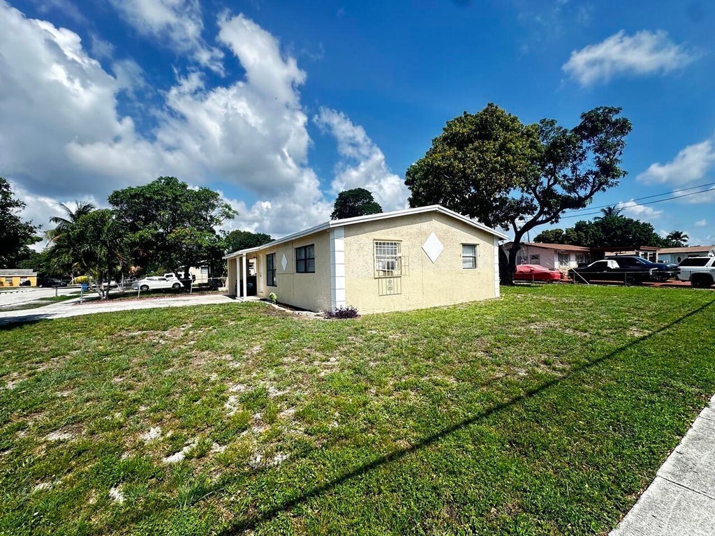 2901 Nw 21st Street, Fort Lauderdale