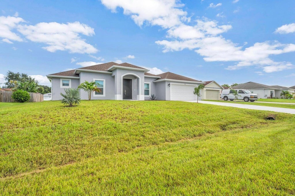1445 Sw Leisure Lane, Port Saint Lucie