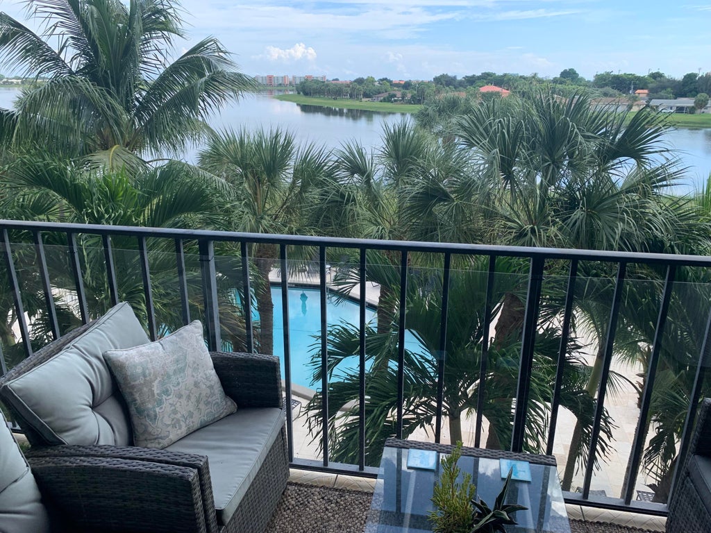 1830 Embassy Drive #412, West Palm Beach