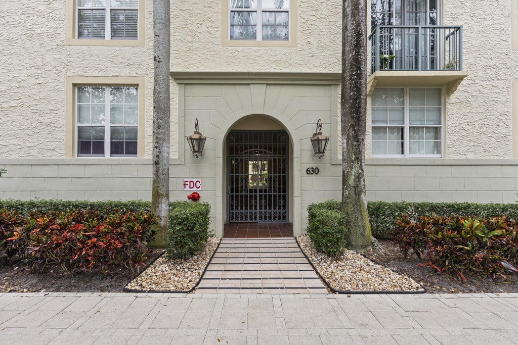 630 S Sapodilla Avenue #202, West Palm Beach