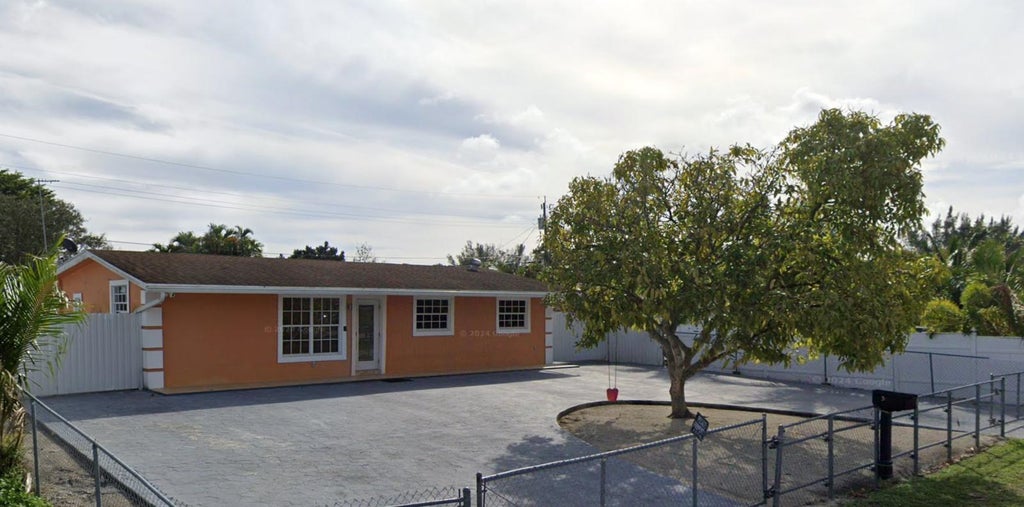 584 Vossler Avenue, West Palm Beach