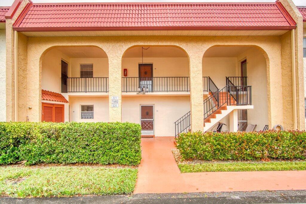 223 Lake Frances Drive, West Palm Beach