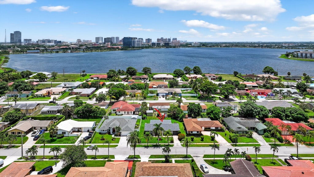 600 S Mangonia Circle, West Palm Beach