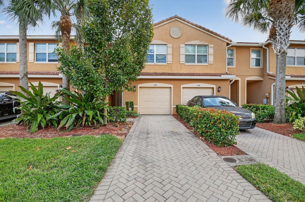 5296 Palm Colony Dr, Lake Worth