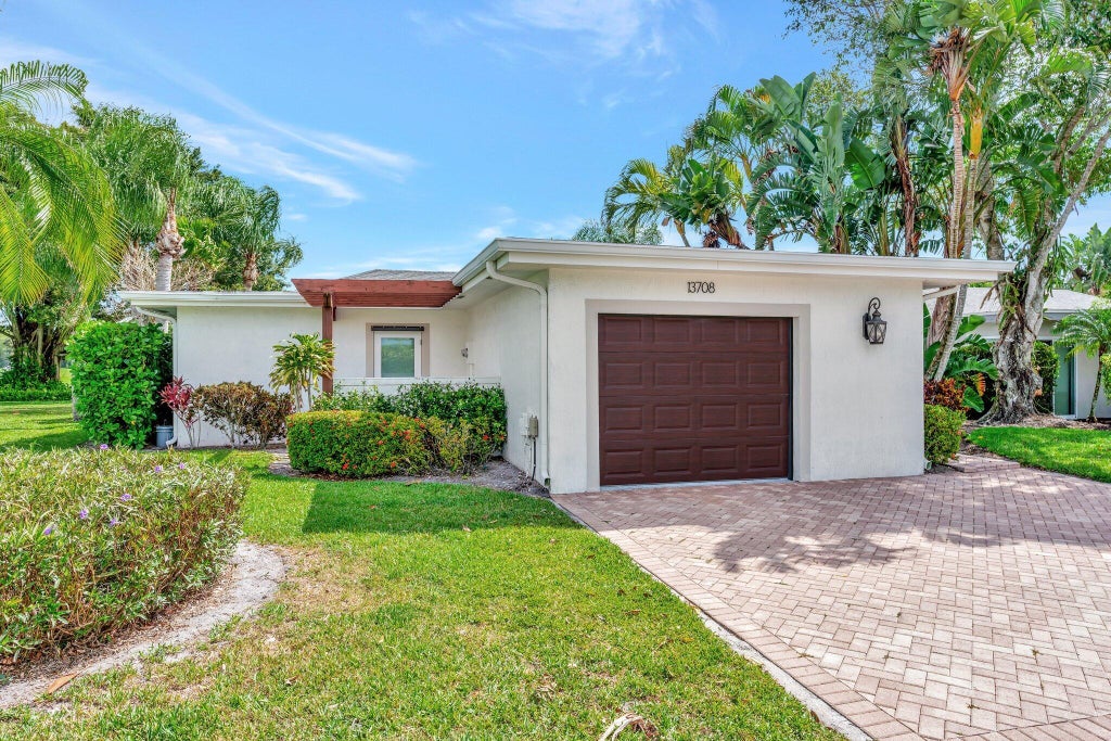 13708 Whispering Lakes Lane, West Palm Beach
