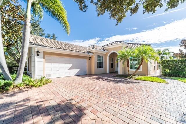 4908 Grassleaf Dr, Palm Beach Gardens