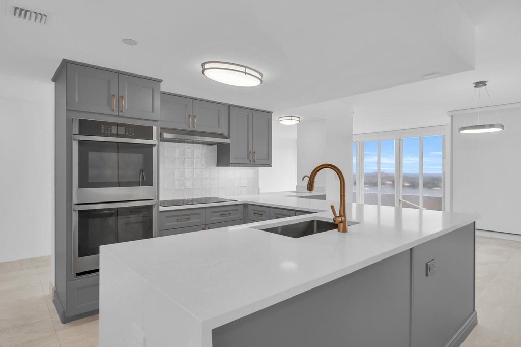 529 S Flagler Dr #14h, West Palm Beach