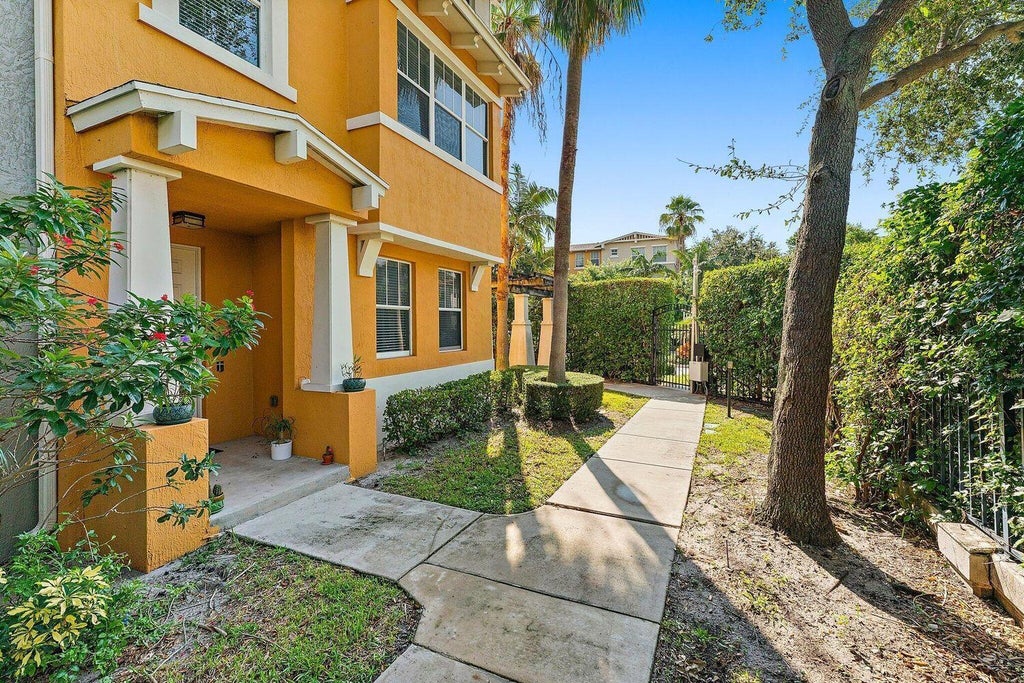 500 Pacific Grove Drive #8, West Palm Beach