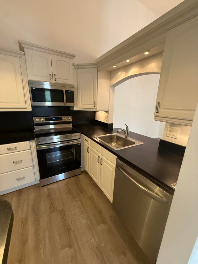 Photo of Listing #RX-11141020