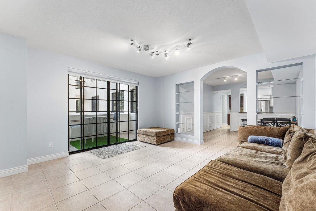 233 S Federal Hwy #308, Boca Raton