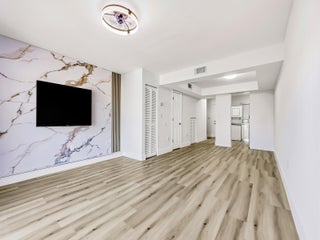 Photo of Listing #RX-11151025