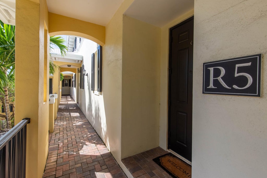 1970 S Dixie Hwy #r5, West Palm Beach