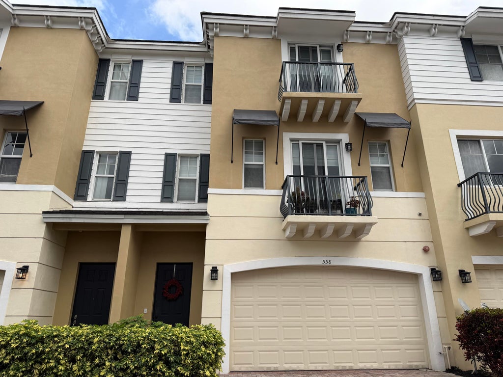 558 Nw 39th Circle, Boca Raton