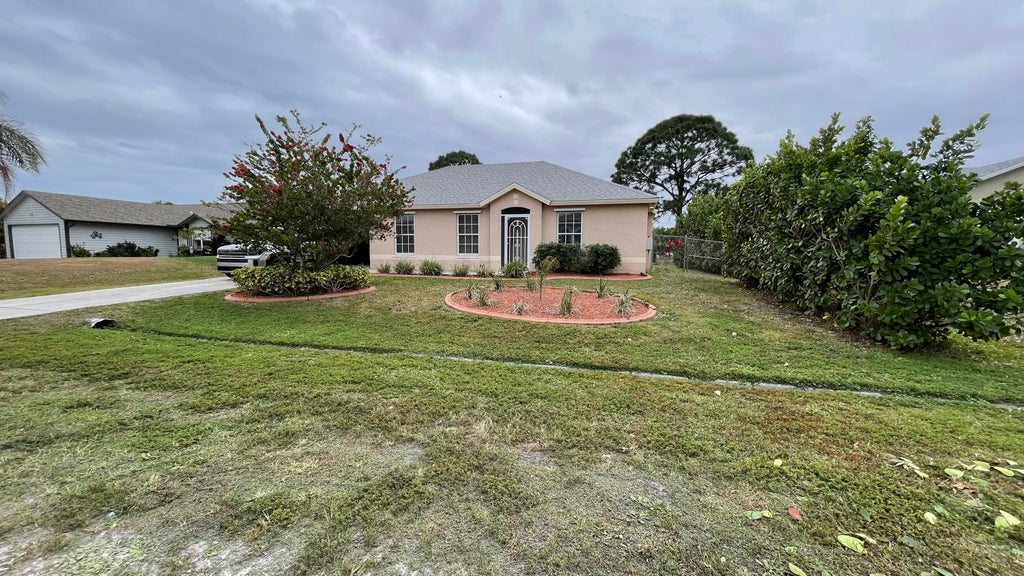 444 Sw Exmore Av, Port Saint Lucie