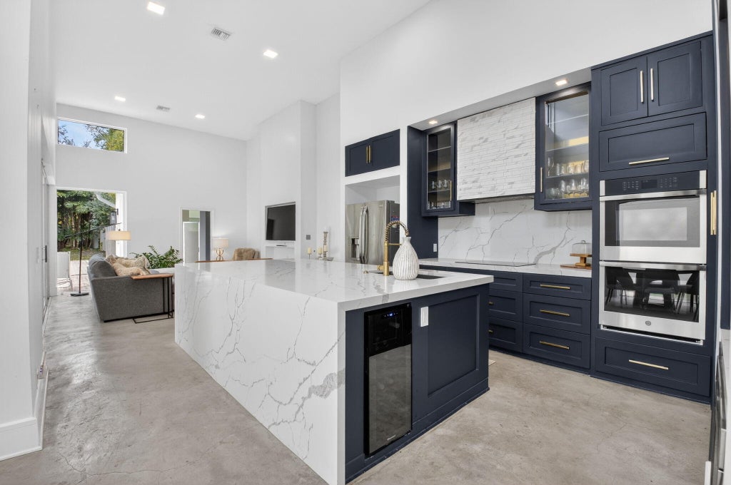 2464 Nw 66th Dr, Boca Raton